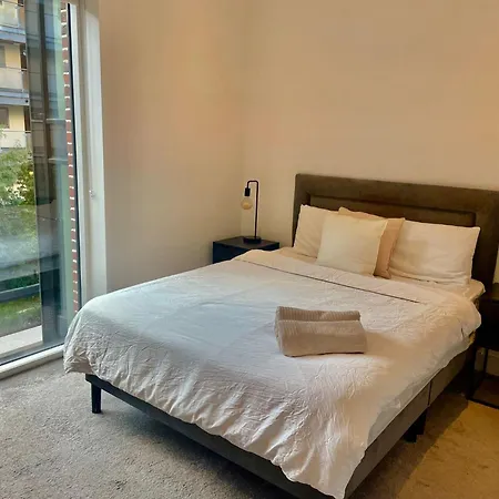 Modern Double Bedroom ゲストハウス