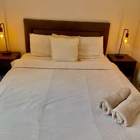 Modern Double Bedroom ゲストハウス ダブリン
